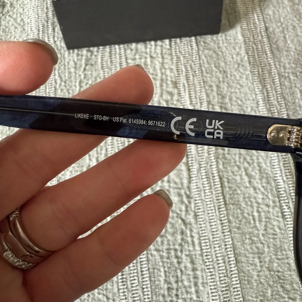 Maui Jim Black Sunglasses with Blue Lenses - Picture 2 of 3